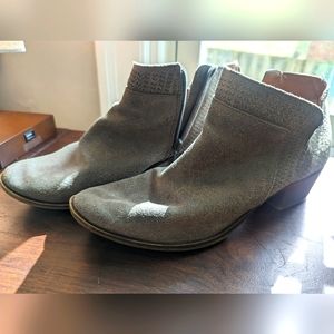 Lucky Brand size 9.5 ankle boots